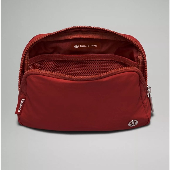 NEW Lululemon everywhere belt bag, in sold out Terra Orange - Picture 7 of 11